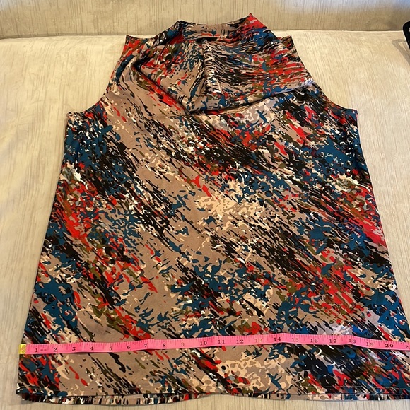 Goes with everything! Sleeveless cowl neck shell - Picture 7 of 9